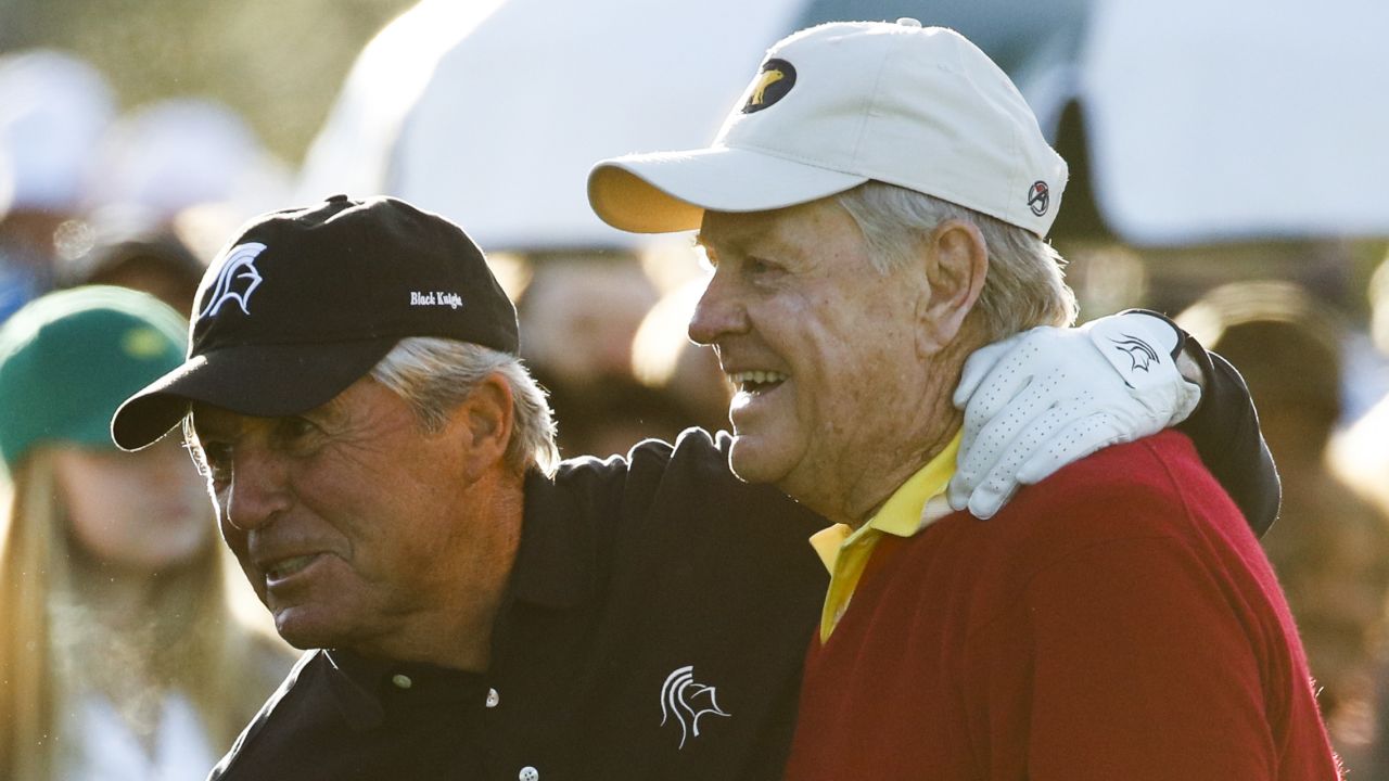 Player and Nicklaus embrace during the ceremony.