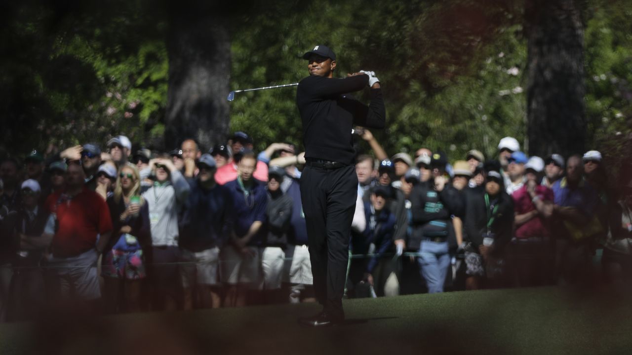Tiger Woods finished his first round 1 over par.