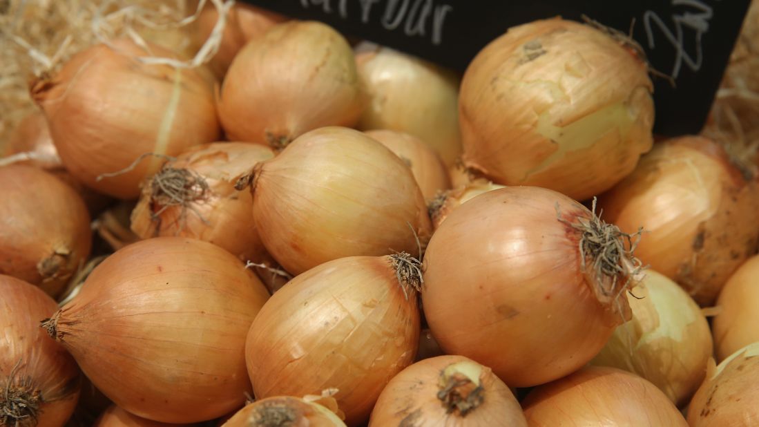 Fifth-placed onions contained three or fewer pesticides overall, while fewer than one in 10 contained any pesticides. 