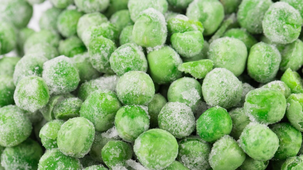 Frozen sweet peas ranked sixth on this year's clean produce list due to the fact that none of the tested samples contained more than two pesticides. Overall, about eight out of every 10 frozen sweet pea samples tested negative for pesticides.