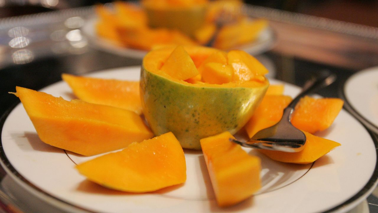 With no samples testing positive for more than three pesticides, papayas take seventh place on the list of clean fruits and veggies. The Environmental Working Group found that eight out of every 10 had no pesticide residues.