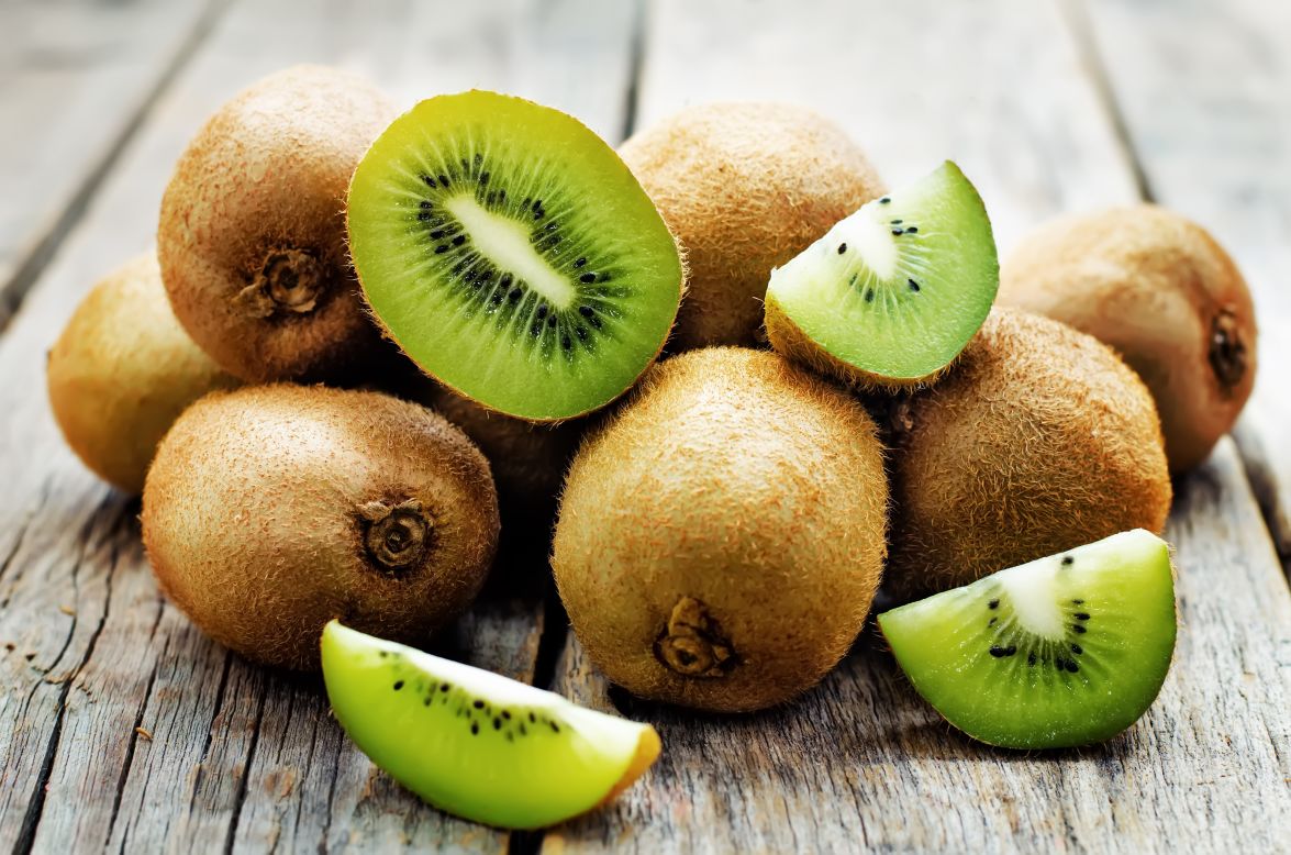 Green kiwis were placed ninth on the list of cleanest vegetables and fruits. Since kiwis and honeydew melons are not tested by the United States Department of Agriculture, the group gathers this data from the FDA.