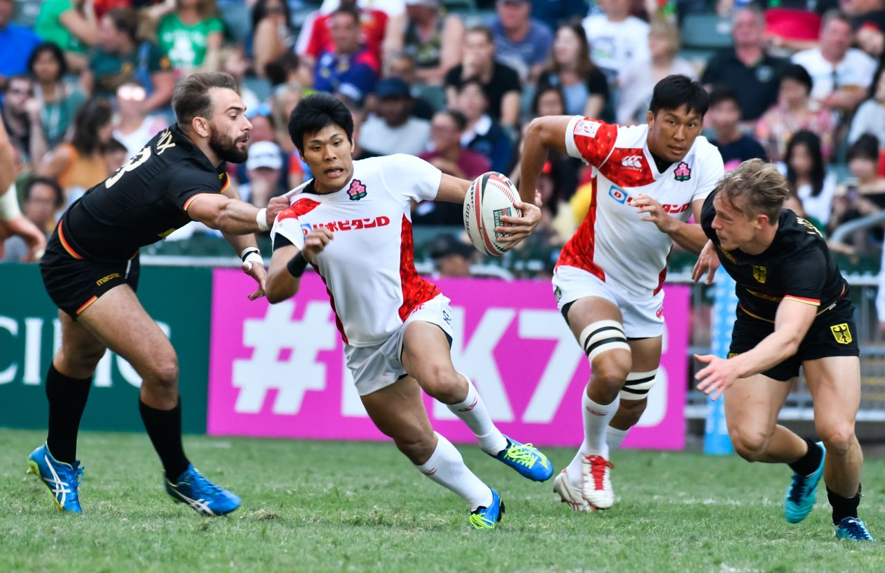 Japan gained a berth in next year's Sevens World Series with a 19-14 victory over Germany in the qualifier event. 
