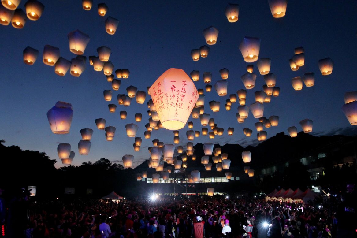 Make Your Own Lantern for Taiwan's Pingxi Lantern Festival - Little  Passports