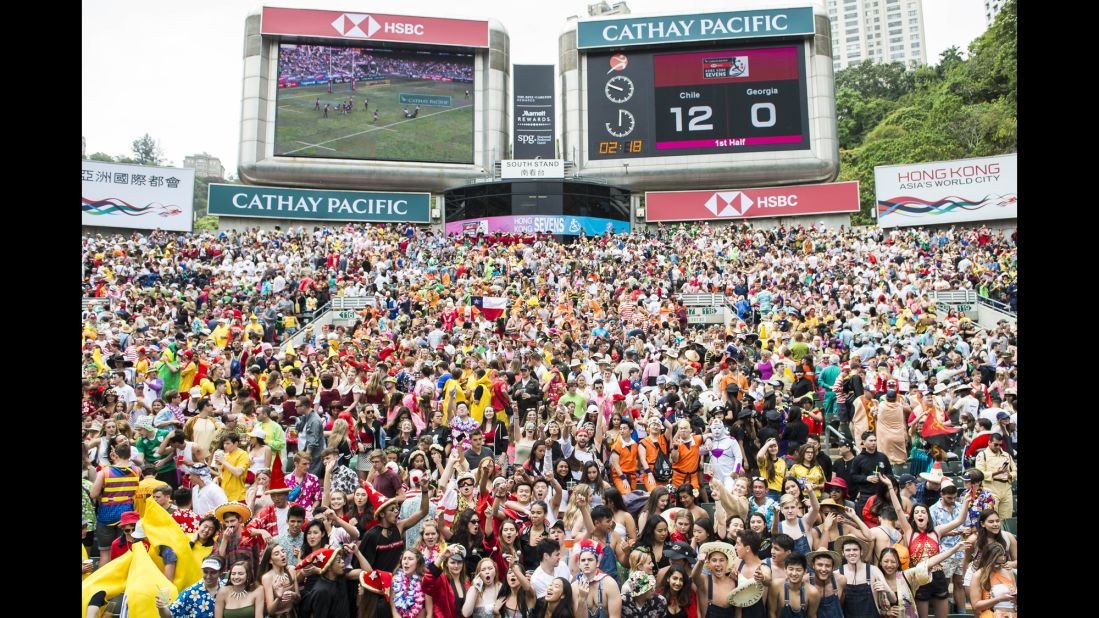 "I start to get goosebumps when you talk about the atmosphere in Hong Kong," says Fijian sevens legend Waisele Serevi, who competed at the event on a number of occasions. <a href="https://www.facebook.com/cnnsport/" target="_blank" target="_blank"><strong>W</strong><strong>hat are your favorite memories of the Hong Kong Sevens?</strong> <em>Have your say on CNN Sport's Facebook page</em></a>