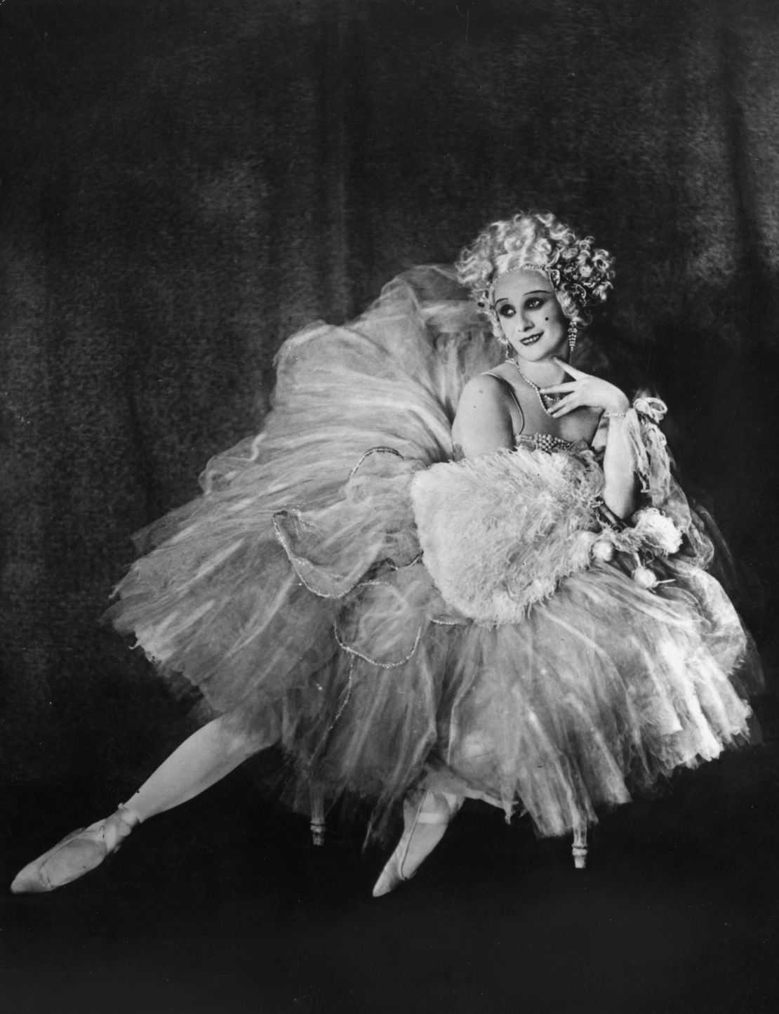 Ballerina Anna Pavlova (1885 - 1931) in costume for the ballet, "Rondino," 1910.