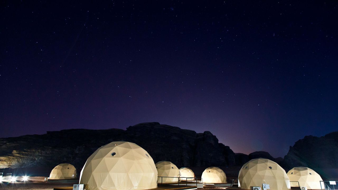 Stargazing is one of the most popular activities at Wadi Rum. 