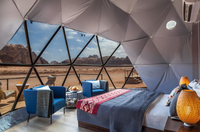 The glass windows give visitors a panoramic view of the desert.