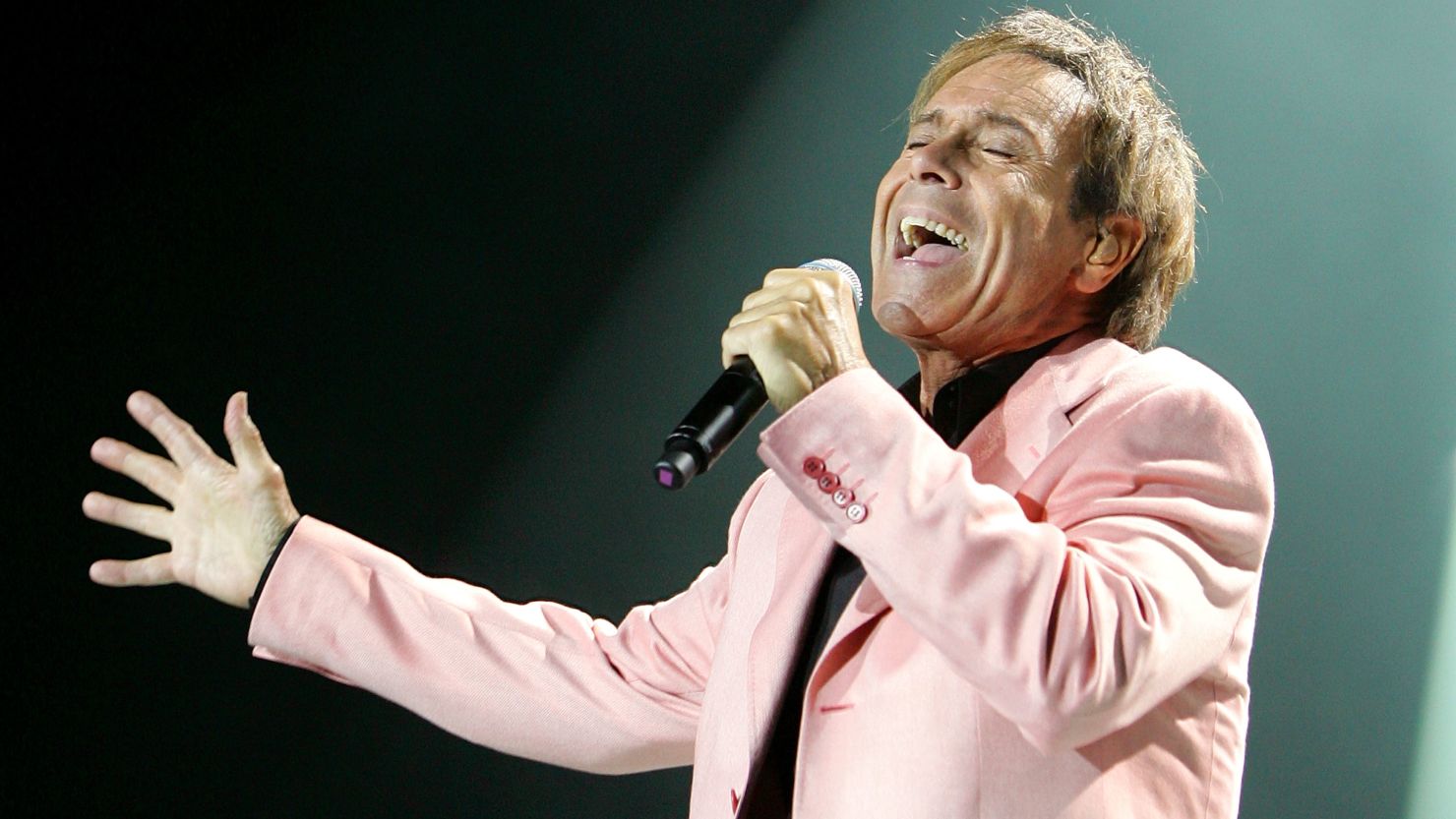 Singer Cliff Richard is suing the BBC for invasion of privacy.