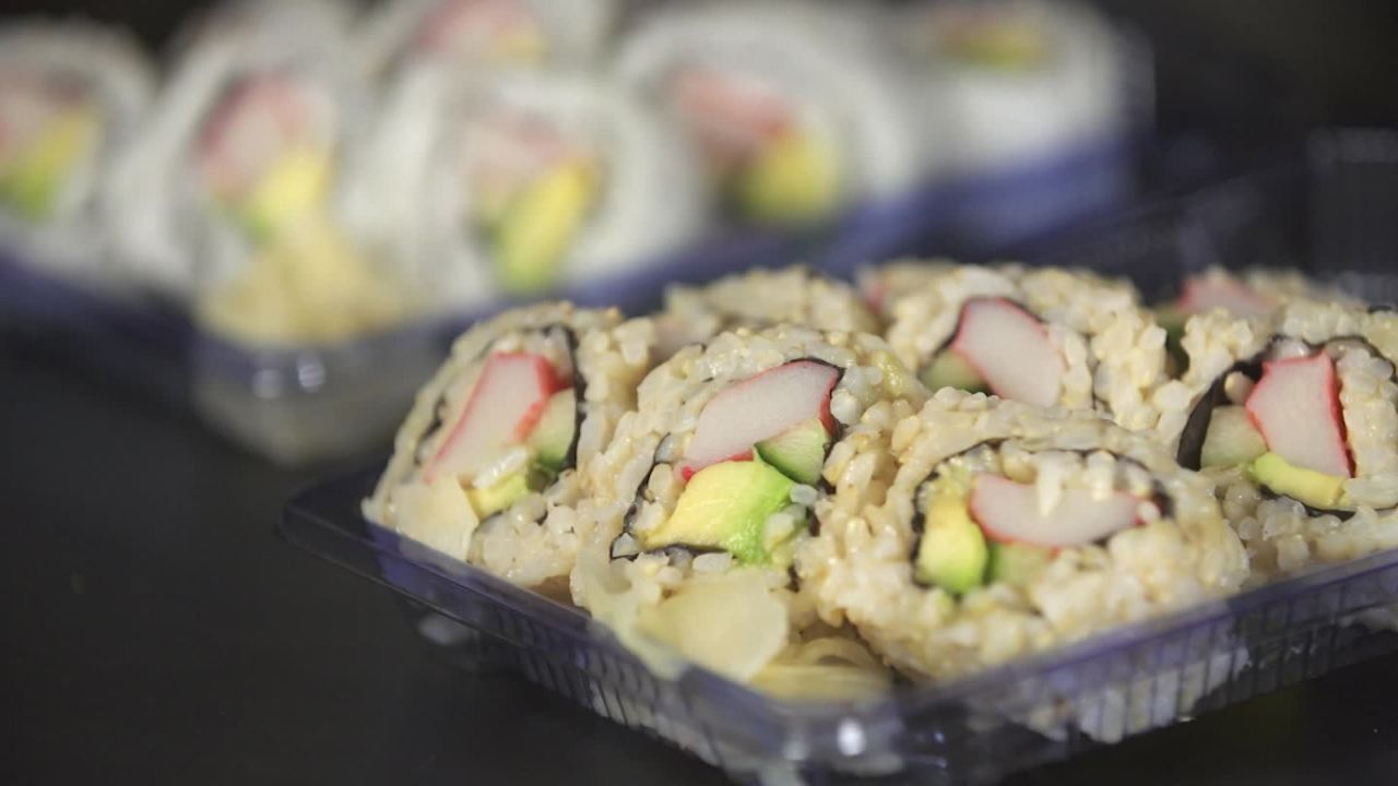 Brown sushi rice offers more fiber than white sushi rice.