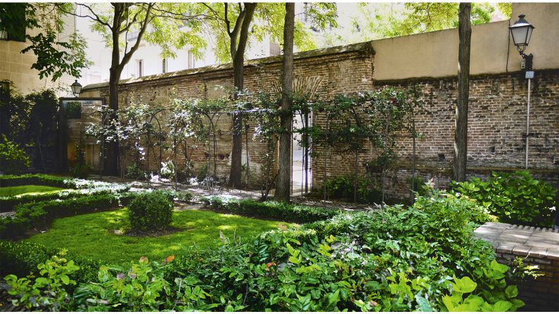 <strong>Jardín del Príncipe de Anglona, Madrid, Spain</strong>: UK-based garden expert Dr Toby Musgrave has compiled his favorite gardens into a new book, "<a href="index.php?page=&url=http%3A%2F%2Fuk.phaidon.com%2Fstore%2Farchitecture%2Fgreen-escapes-9780714876122%2F" target="_blank" target="_blank">Green Escapes</a>."