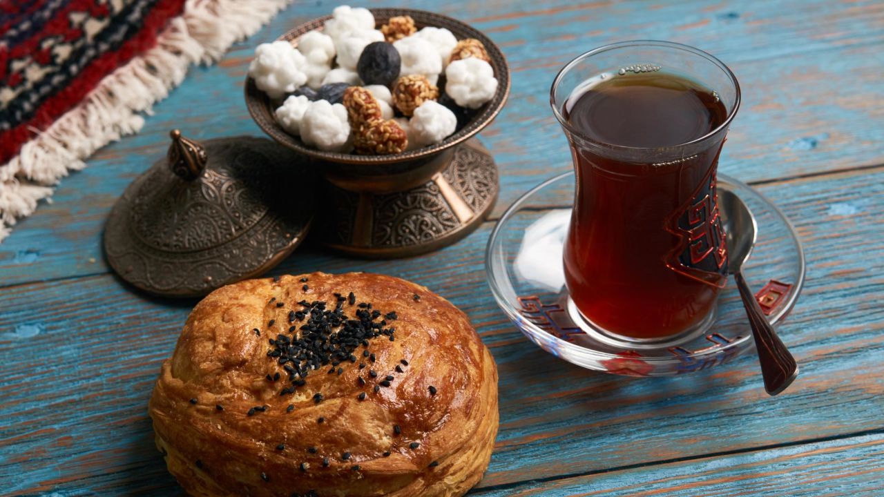 <strong>Embrace the hospitality and tea culture: </strong>Tea (chay) is the national drink and an integral part of any Azerbaijani experience. It's served in small pear-shaped armudu glasses. <br />