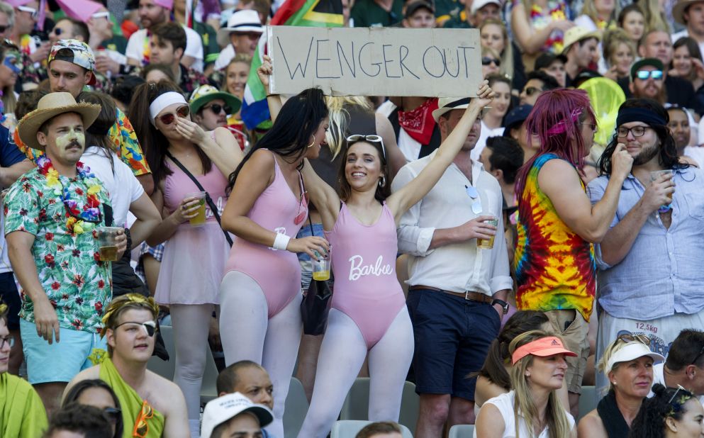 Eventually, "Wenger Out" banners started appearing all over the world, this one was spotted at the annual rugby sevens event in Hong Kong.