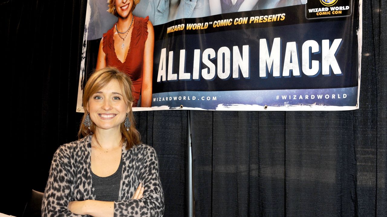 Actress Allison Mack attends Day 3 of Wizard World Chicago Comic Con 2013 held at the Donald E. Stephens Convention Center on August 11, 2013 in Rosemont, Illinois.