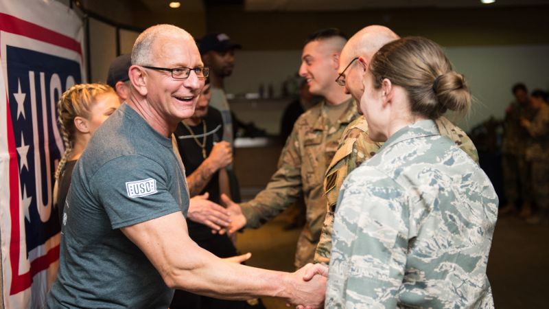 Food Network star on how to help vets year-round