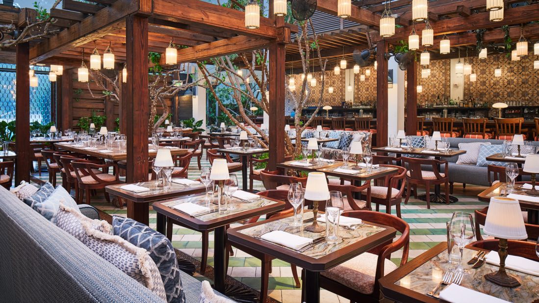 <strong>Cecconi's:</strong> This alfresco all-day dining option serves breakfast, lunch and dinner to an eclectic mix of members, global visitors and in-the-know locals in a charming courtyard.<br />