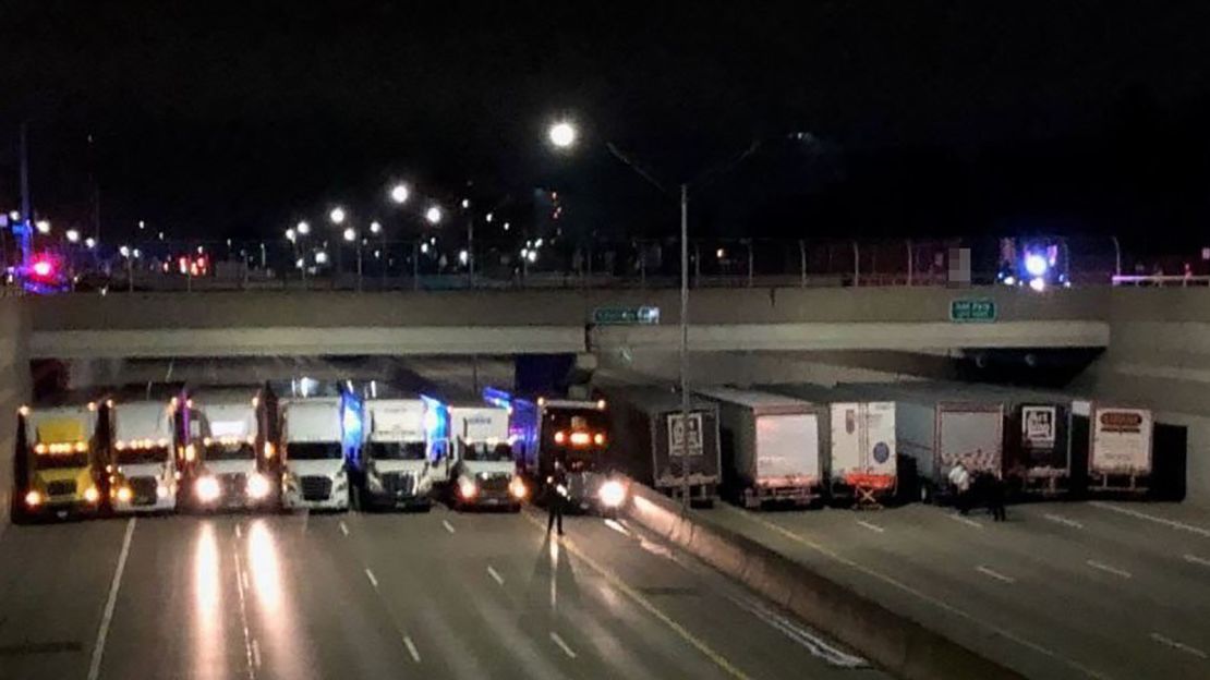 detroit truckers help suicidal man trnd