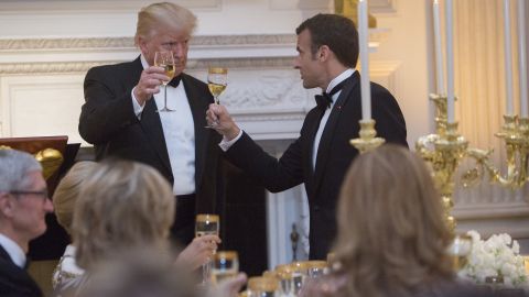 US President Donald Trump shares a toast with French President Emmanuel Macron, April 24, 2018.