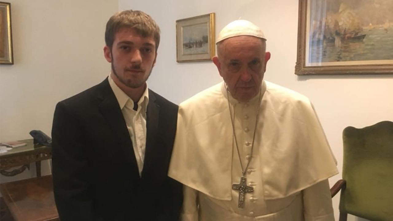 Thomas Evans meets with Pope Francis.