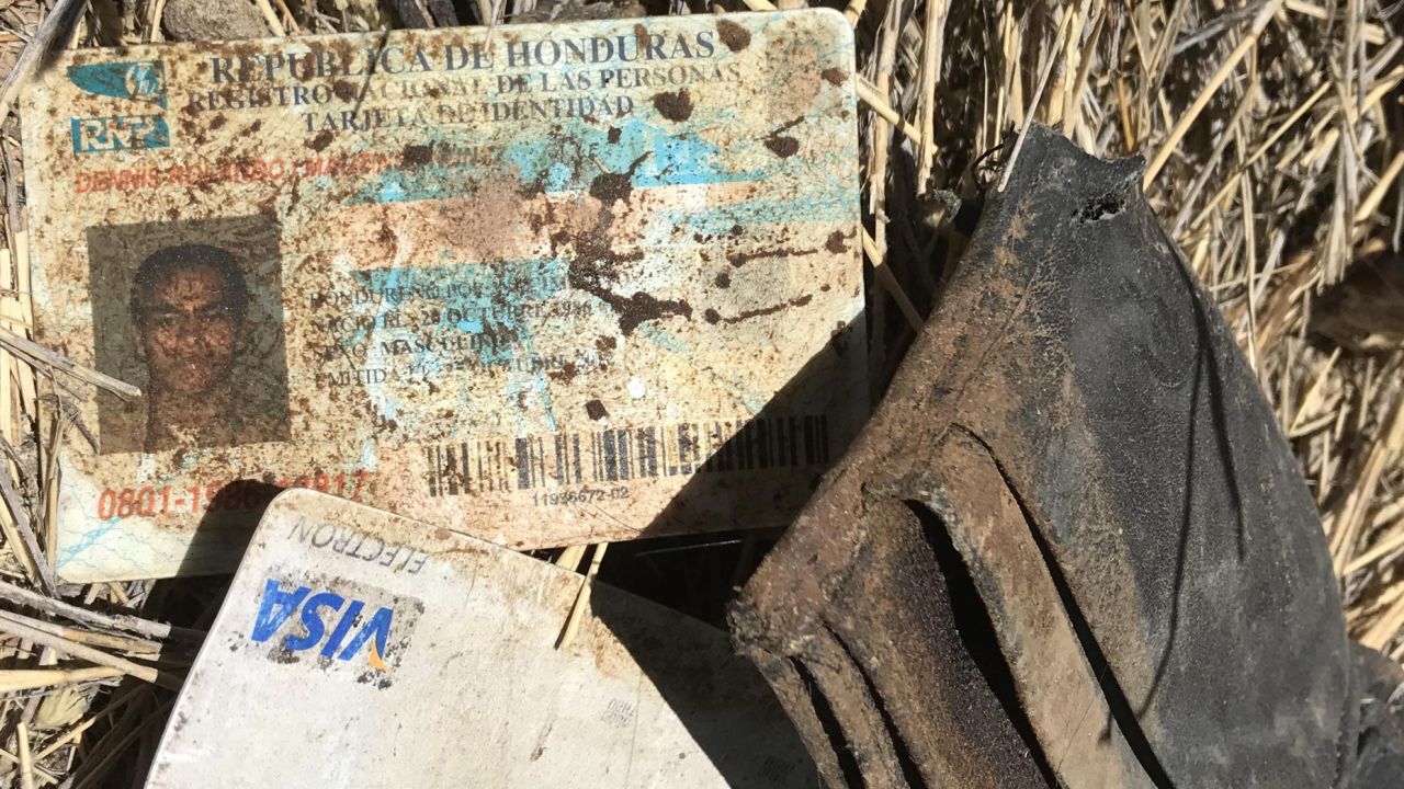 Volunteer rescue workers found the wallet and identification of Dennis Martinez Nuñez near his remains in Arizona. He had left Honduras four months earlier to find work in the United States.
