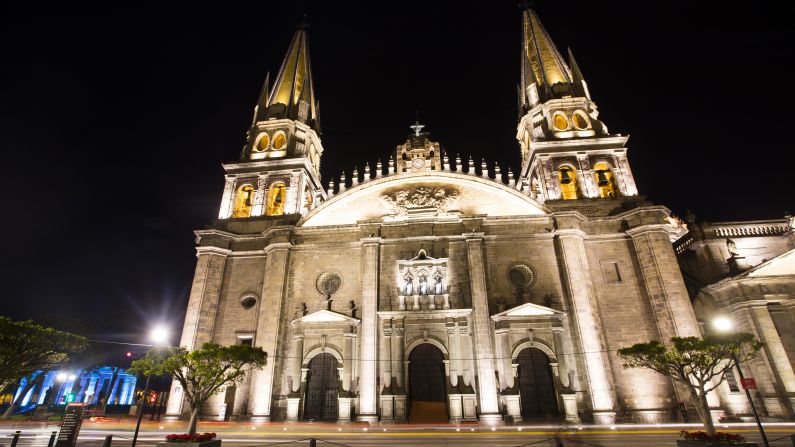 <strong>Guadalajara:</strong> The best place to stock up on pitayas is the Las Nueve Esquinas market in Guadalajara every spring.