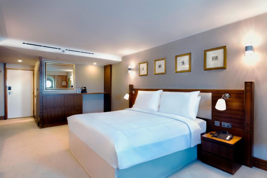 The rooms have a classic design, but are fitted with modern amenities such as WiFi, flat-screen TVs and coffee machines.
