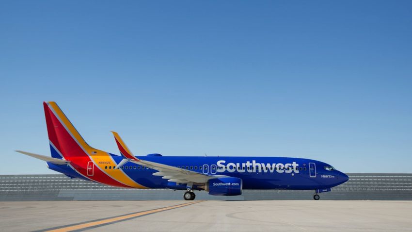 ####2015-12-09 00:00:00 PLEASE EDIT PHOTOS INTO MONTAGE. THEY CAN BE FOUND ON THE SCC DROP SLUGGED SOUTHWEST AIRLINES##