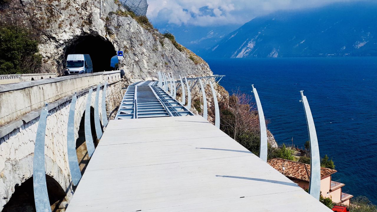 <strong>Blending in: </strong>Antonio Lotti, chief engineer at path designers Studio Fontana & Lotti-Lorenzi, tells CNN Travel that the path, 60 meters above the crystal-clear water, will blend with its surroundings. 