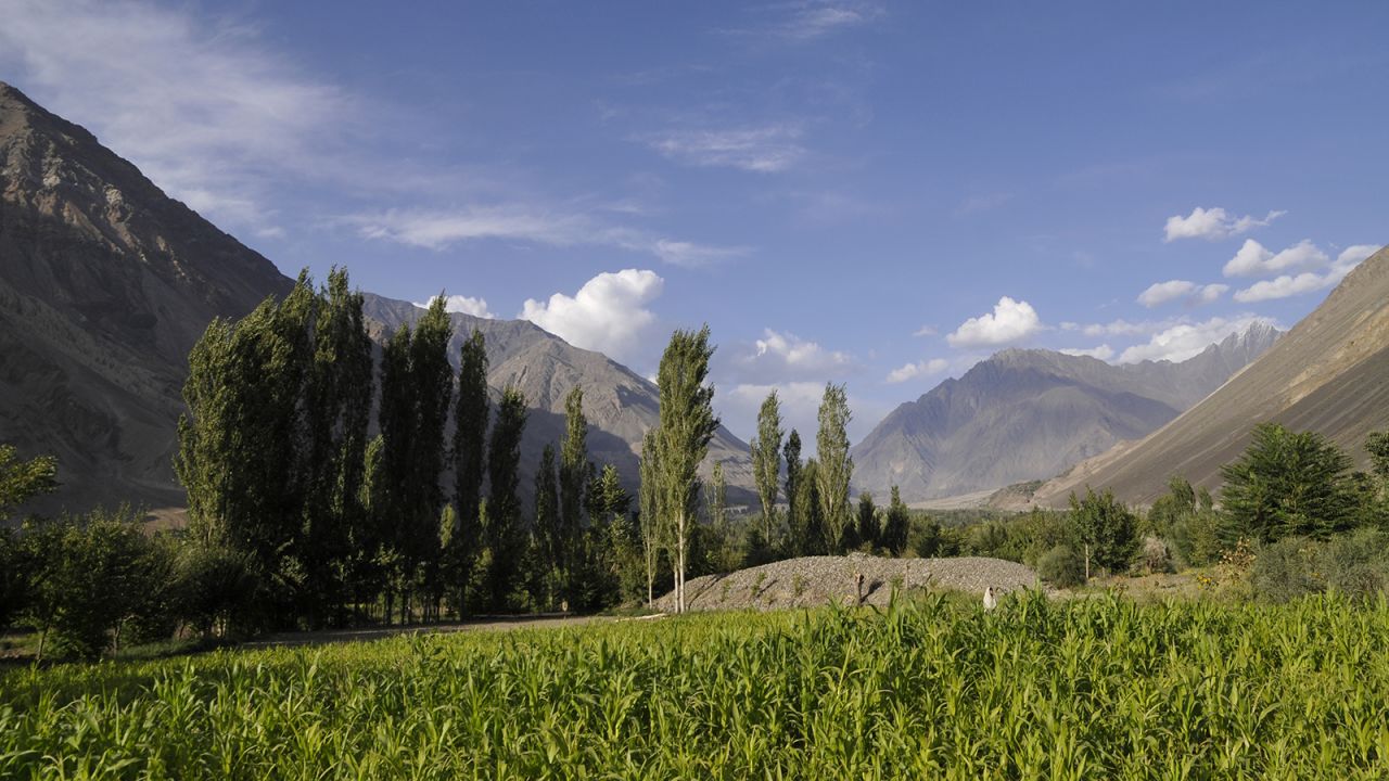 <strong>Mastuj: </strong>The lush town of Mastuj in Khyber-Pakhtunkhwa province is famous for its historical Mastuj fort and other old ruins. 