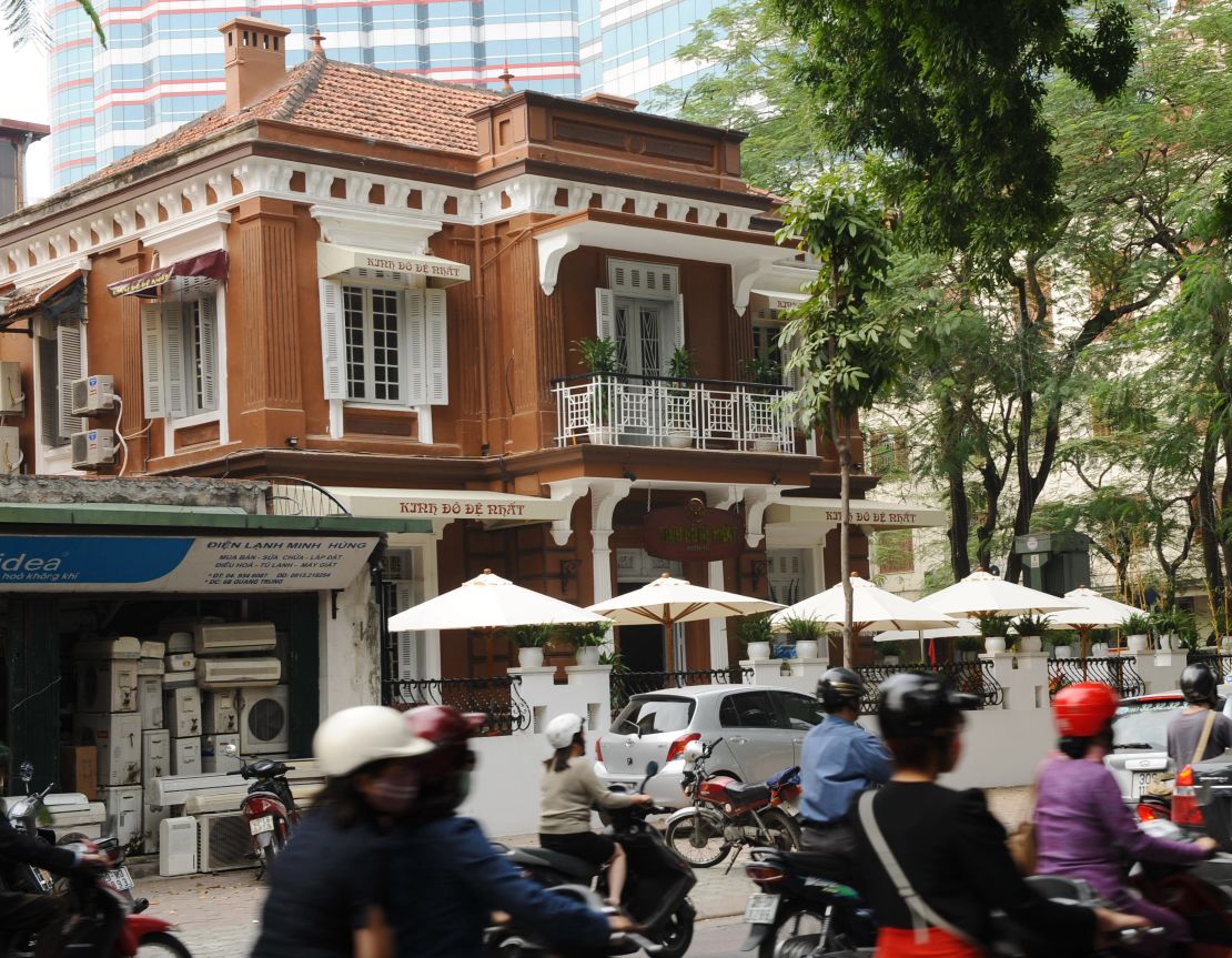 An old Hanoi villa finds new life as a restaurant.