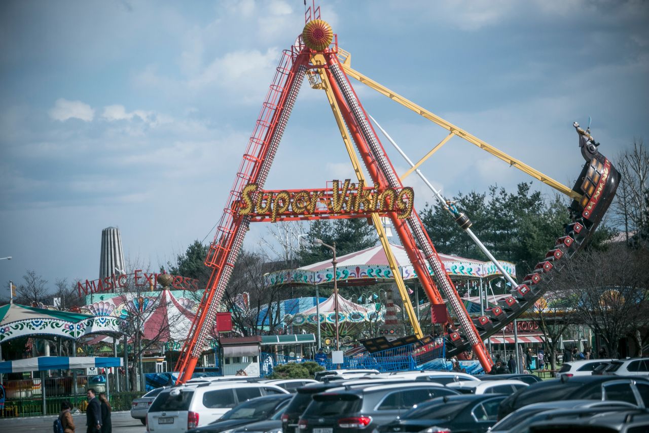 <strong>Diverse attractions:</strong> In South Korea, the atmosphere varies widely from site to site, from quiet deference at JSA to the bustling Dora Observatory. There is even a theme park built in Imjingak Nuri Peace Park, just outside the DMZ, which may feel at odds with the area's somber history. 