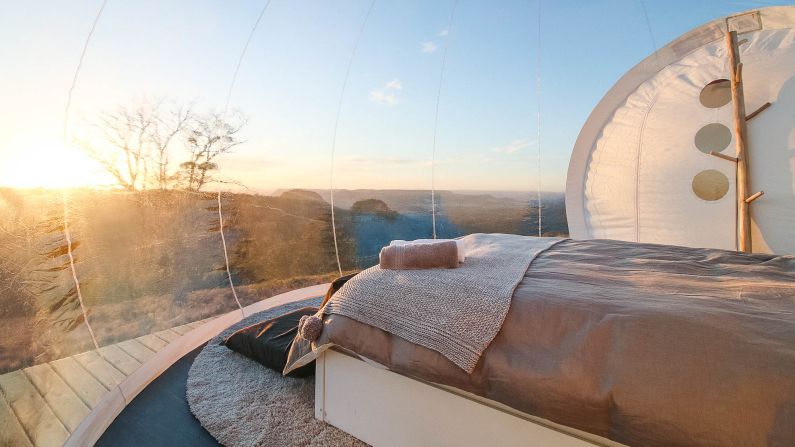 <strong>Bubbletent Australia:</strong> Hidden in the countryside, Bubbletent Australia overlooks the second-largest canyon in the world. 