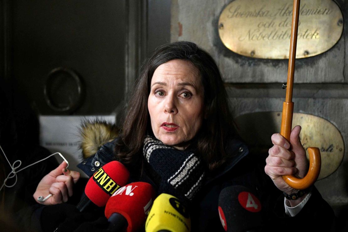 The then-permanent secretary of the Swedish Academy, Sara Danius, announces on November 23, 2017 that the institution has cut all ties with Arnault.