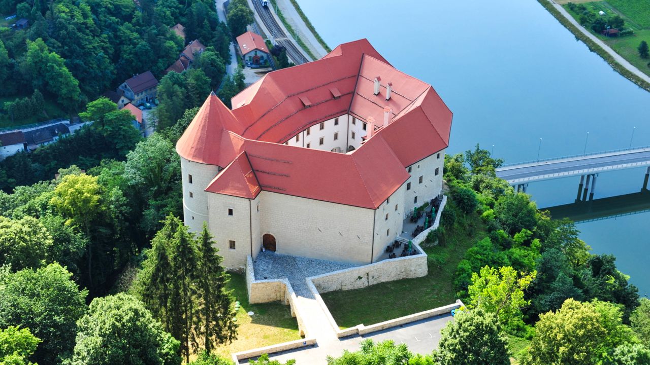 <strong>Rejhenburg Castle: </strong>This austere, Romanesque building has an unenviable history as a deportation center for Slovenians during World War II.
