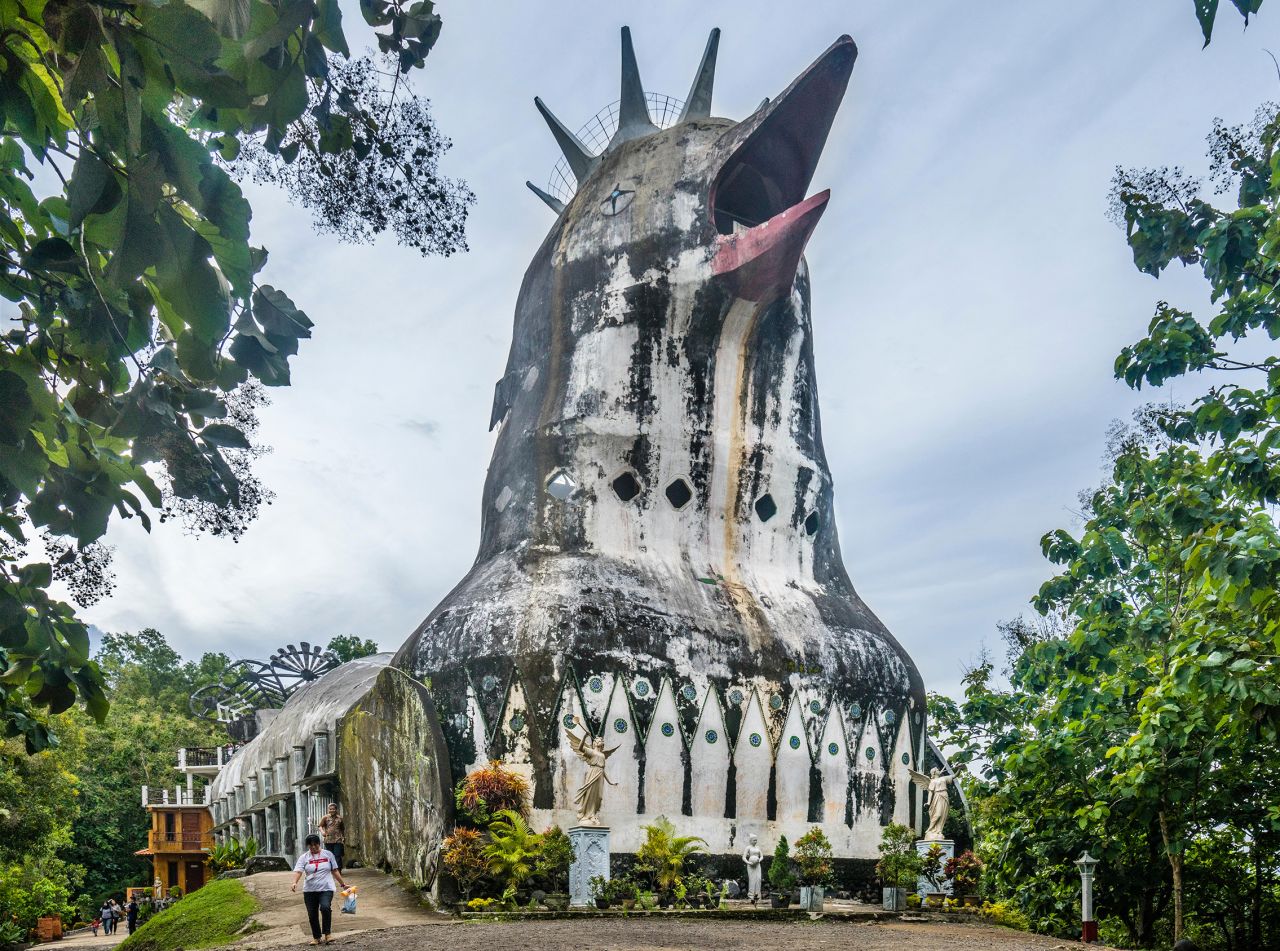 Bukit Rhema, also known as the Chicken Church, was built in 1992 by Daniel Alamsjah in 1988.