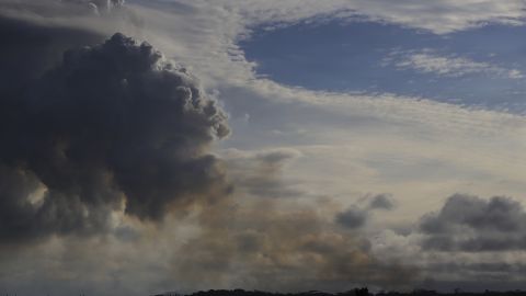 Breathing large amounts of sulfur dioxide can result in burning of the nose and throat, and breathing difficulties.
