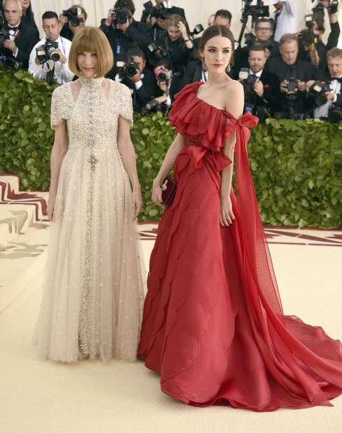 Anna Wintour, Vogue's current editor, and her daughter, Bee Shaffer, walked the carpet at tonight's Met Gala.<br />