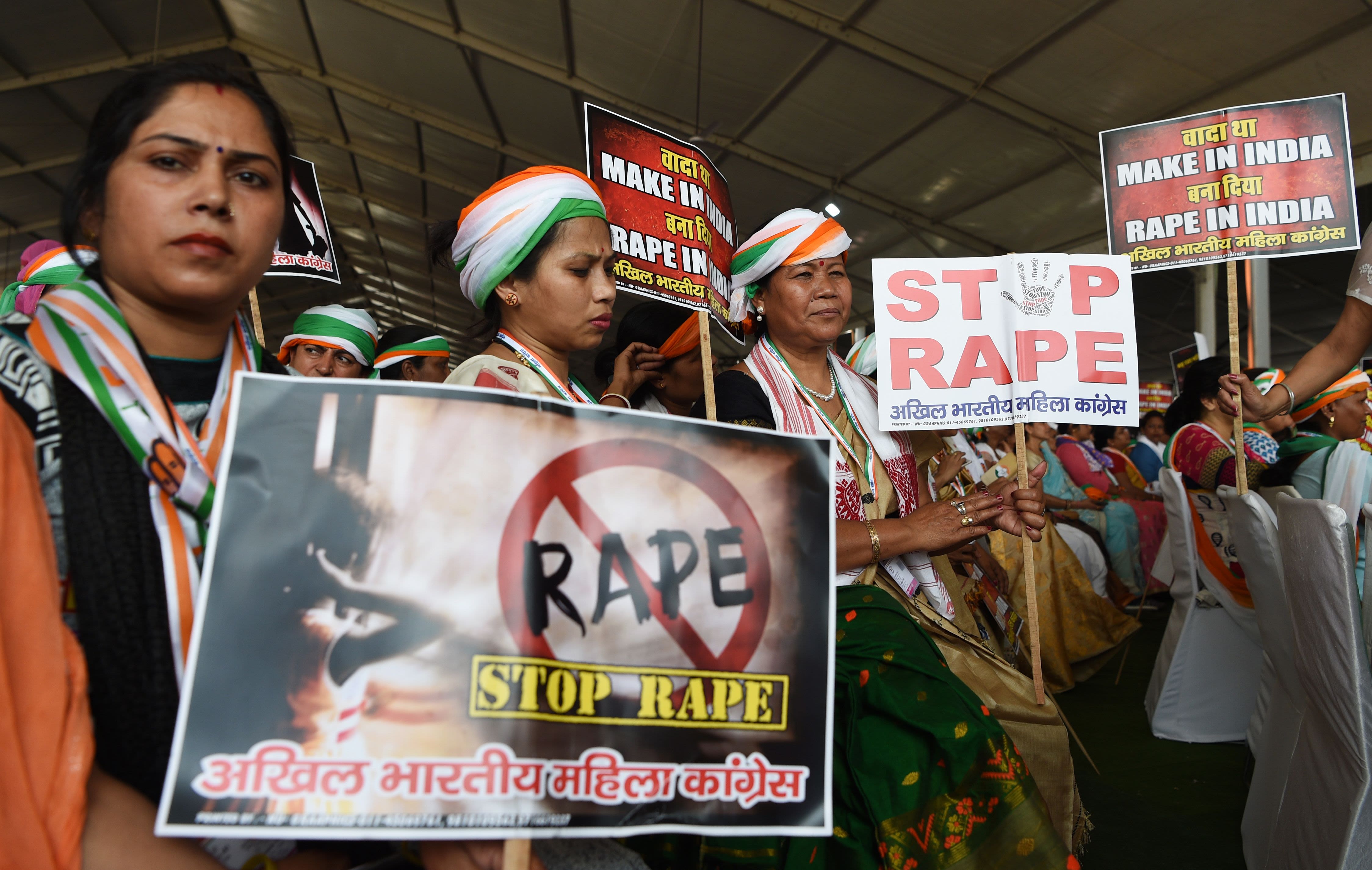Hindischoolgirlssex - Indian schoolgirls beaten up after confronting boys over lewd drawings | CNN