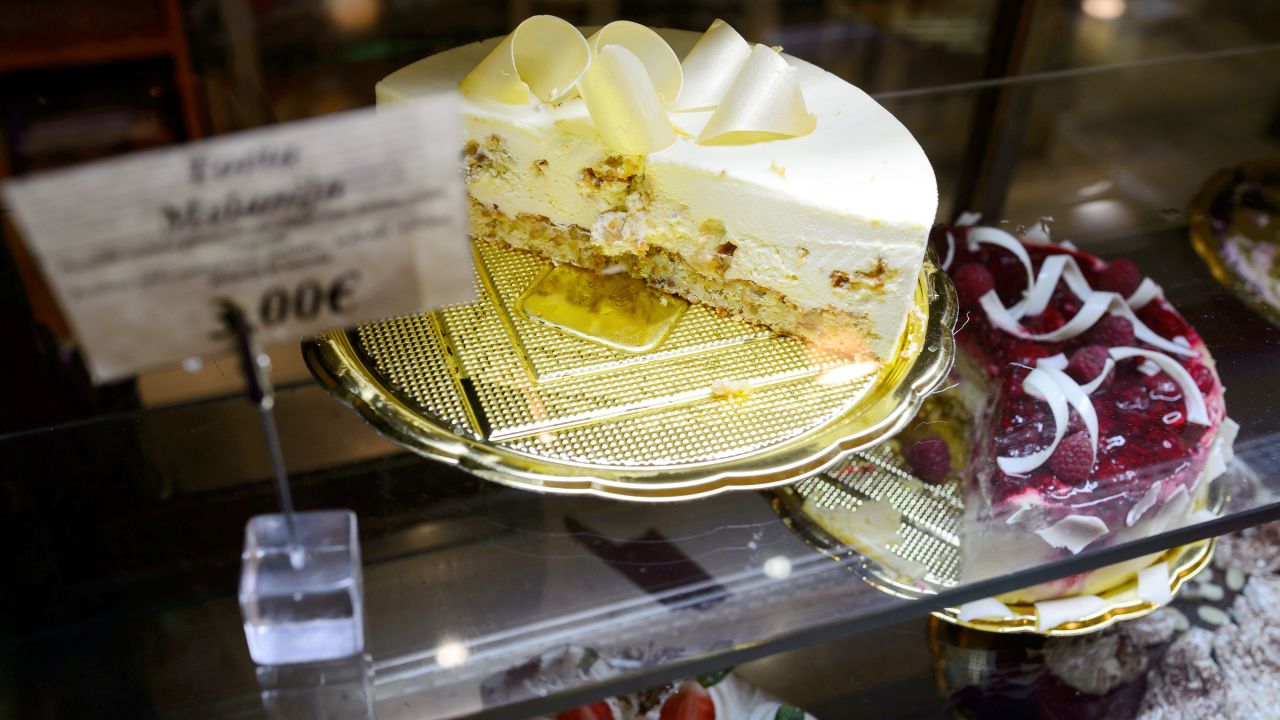 <strong>Melanija cake: </strong>Cafe Julija on the main street of Sevnica offers a delicious "Melanija" cake made with an apple and almond filling in a housing of white chocolate. 