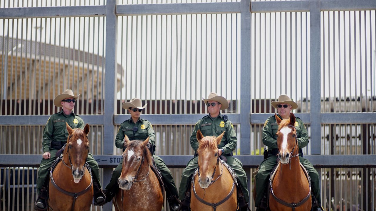 Border agents on horseback patrol near San Ysidro during Jeff Sessions' visit. Action against everyone who crossed the border illegally is being stepped up.