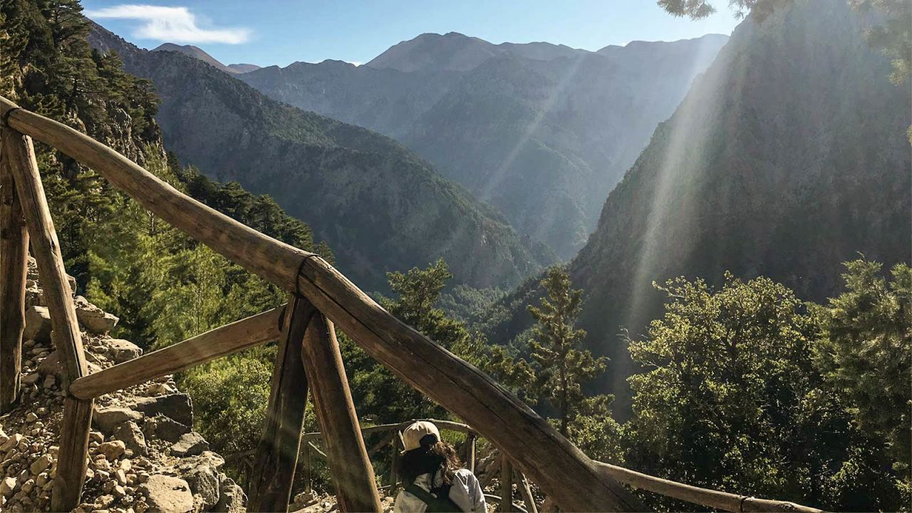 <strong>Downhill hike:</strong> Traveling through the gorge means a downhill trek descending 1,230 meters from the peaks of the White Mountains to the Libyan Sea. 