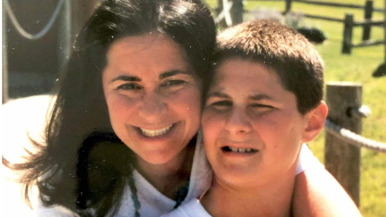 Stephanie Muldberg's son Eric died in 2004.