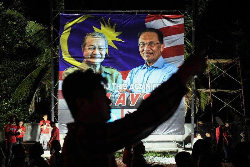 Malaysia Politician Anwar Ibrahim Released After Royal Pardon | CNN