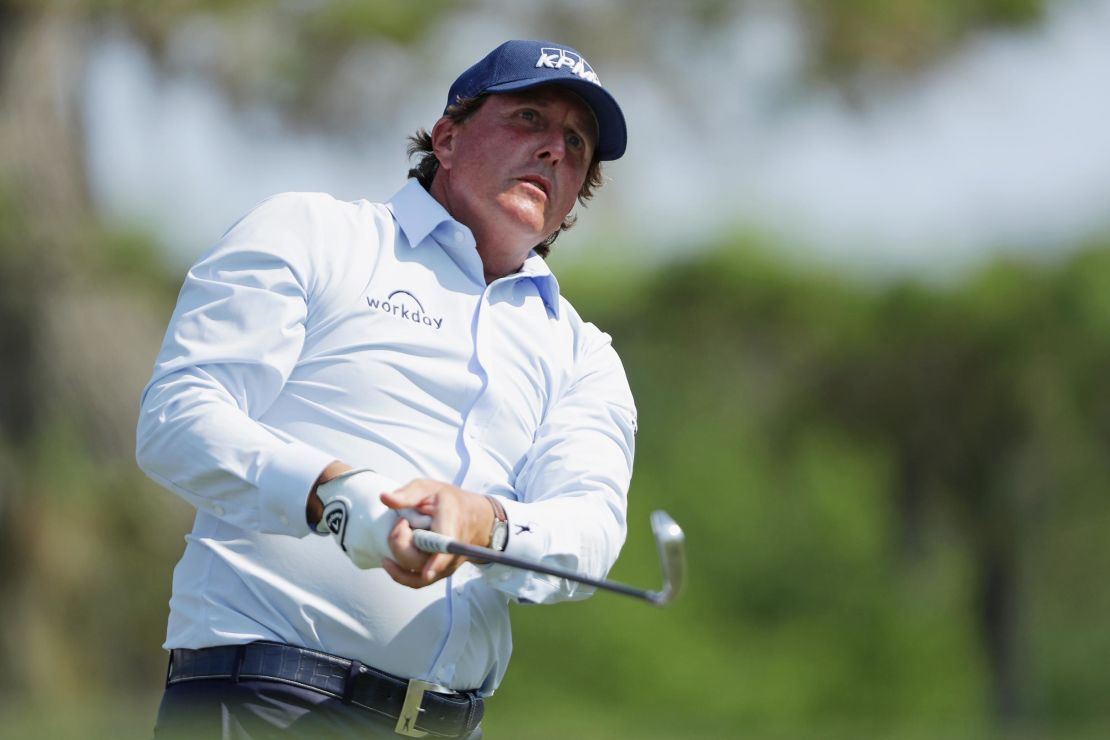 Phil Mickelson's shirt turned heads at Sawgrass. 