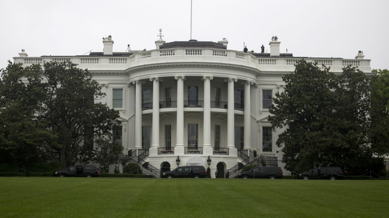 WASHINGTON, DC - MAY 13: President Donald Trump's motorcade arrives at the White House on May 13, 2018 in Washington, D.C. (Photo by Zach Gibson/Getty Images)