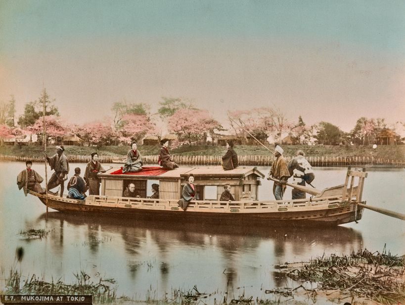 Boating on the Sumida river was one of the typical pastimes as seen in many scrolls, woodblock prints, and photographs beginning in the Edo period. 