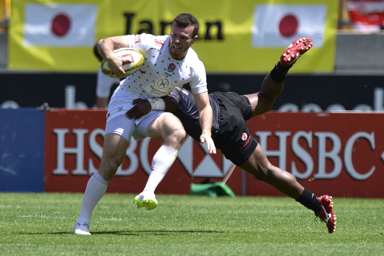 Despite only being 5'7" tall, Tuwai is fearless in defense. Here he dives into a tackle on England's Tom Bowen in Wellington, New Zealand. 