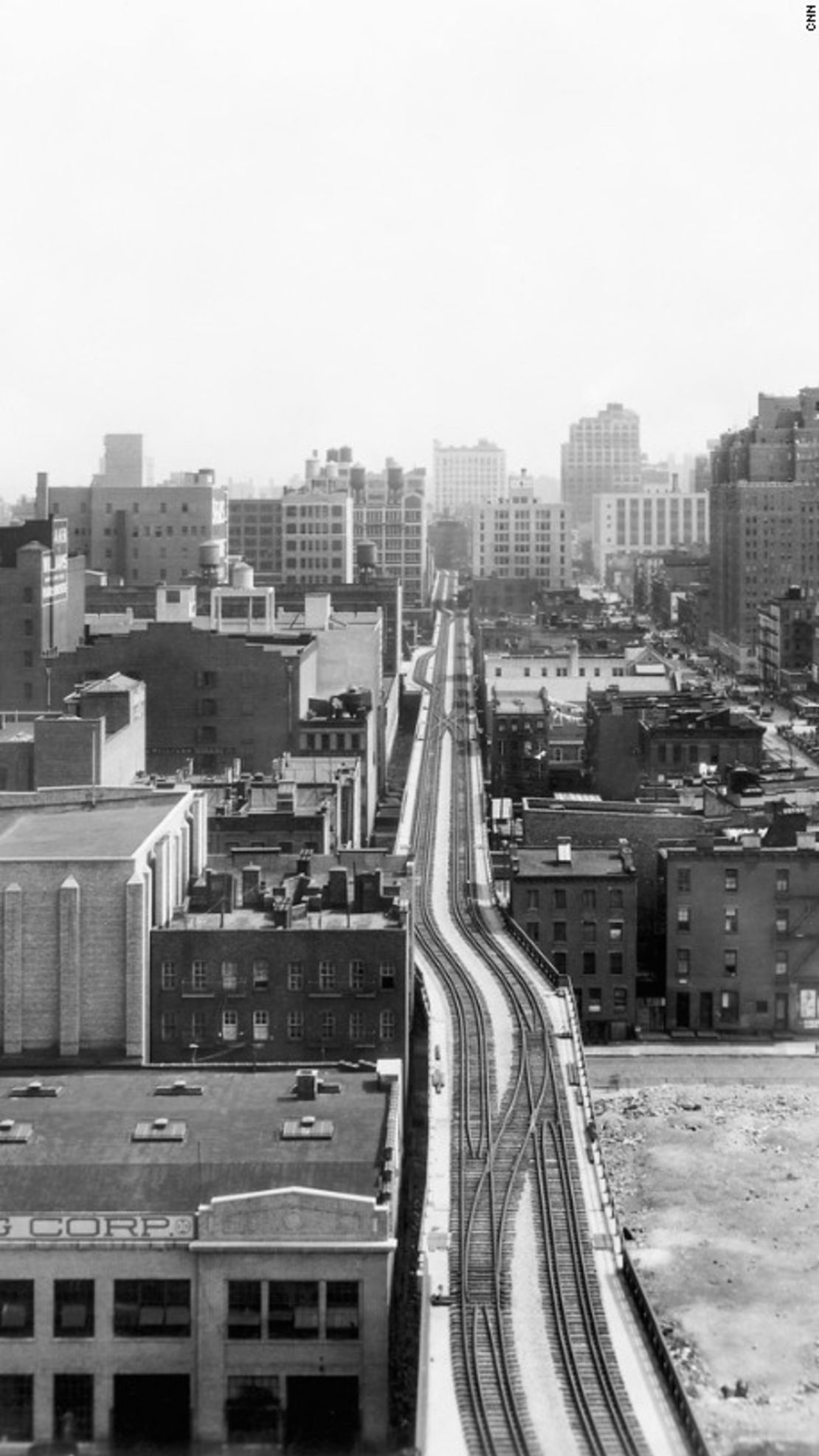 What the New York High Line used to look like. The 1.45-mile (2.33km) elevated section of the line was abandoned in 1980.