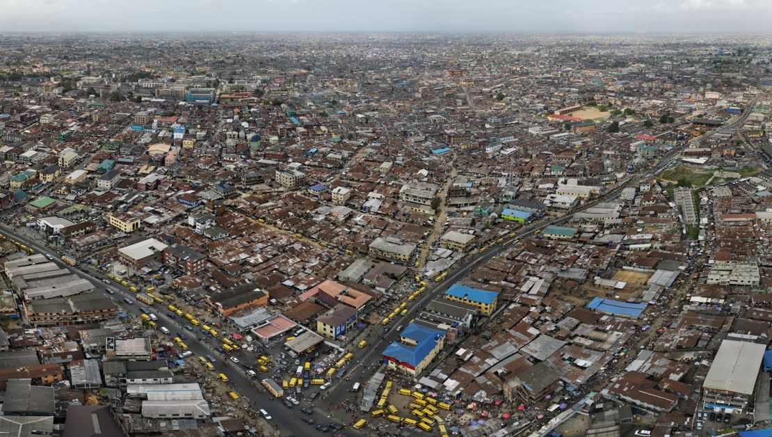 "Mushin Market Intersection, Lagos, Nigeria" (2016)