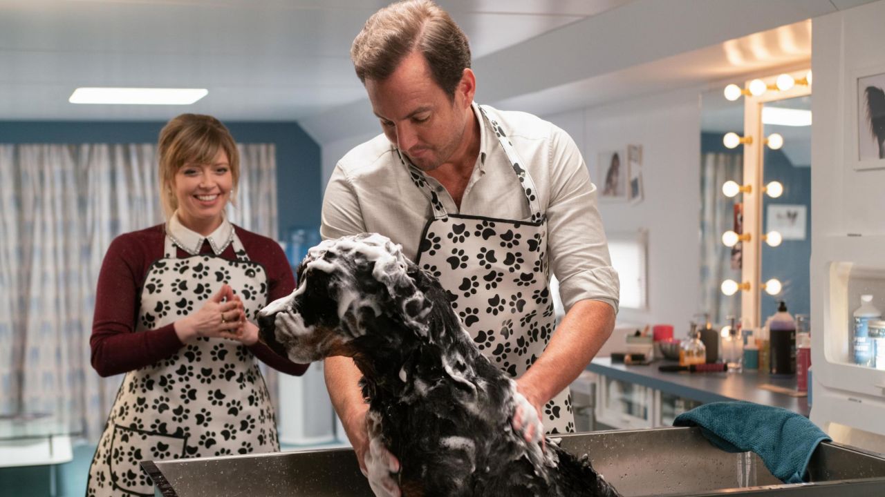 Natasha Lyonne and Will Arnett star in "Show Dogs."